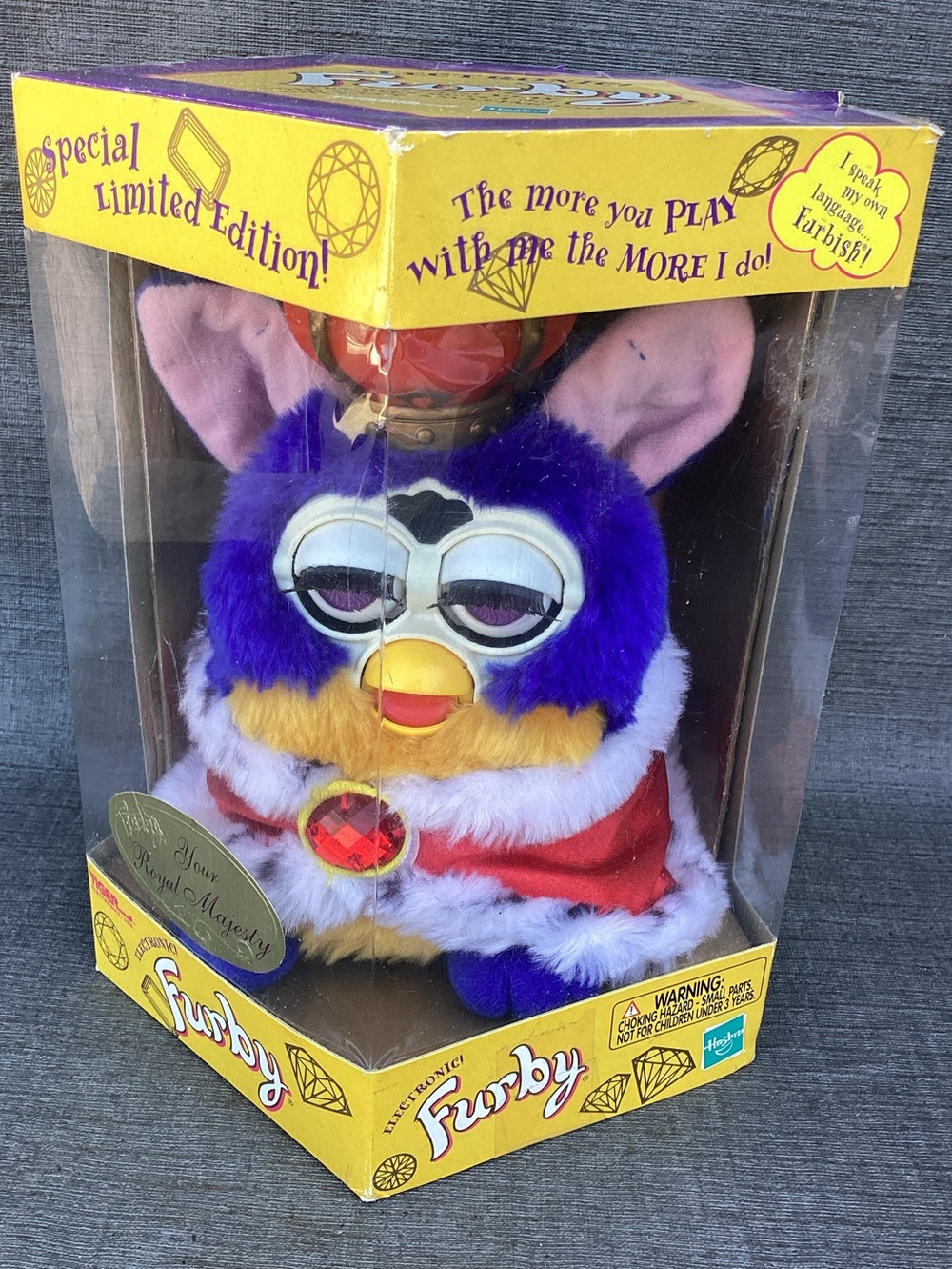 Tiger Electronics 2000 Royal Majesty furby Limited Edition with Crown Cape box